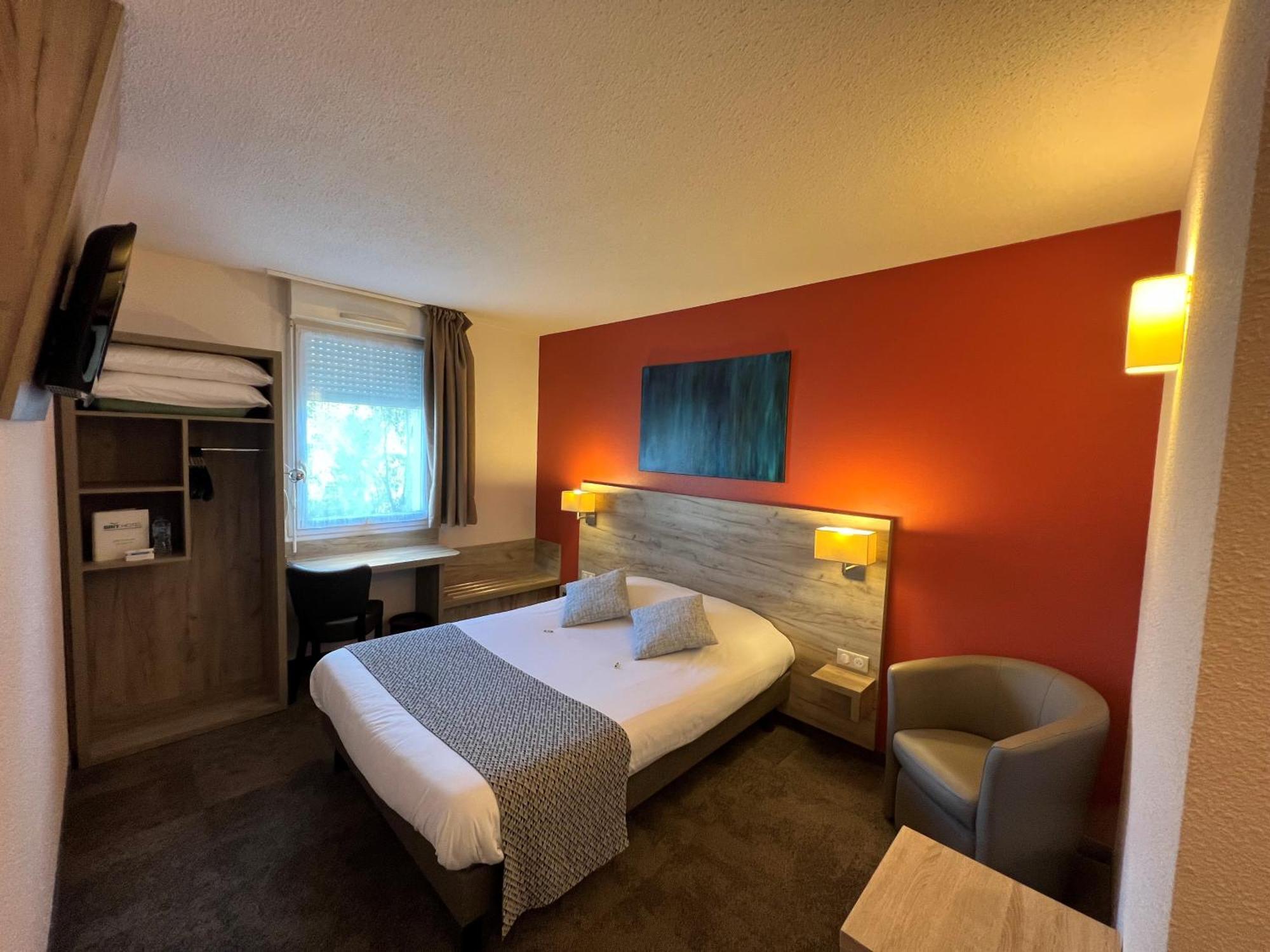 Brit Hotel Saumur Distré Eksteriør bilde