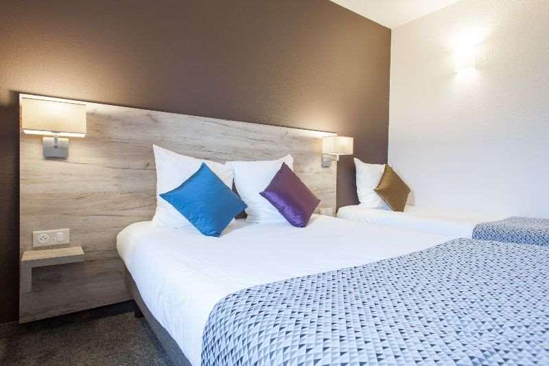 Brit Hotel Saumur Distré Rom bilde