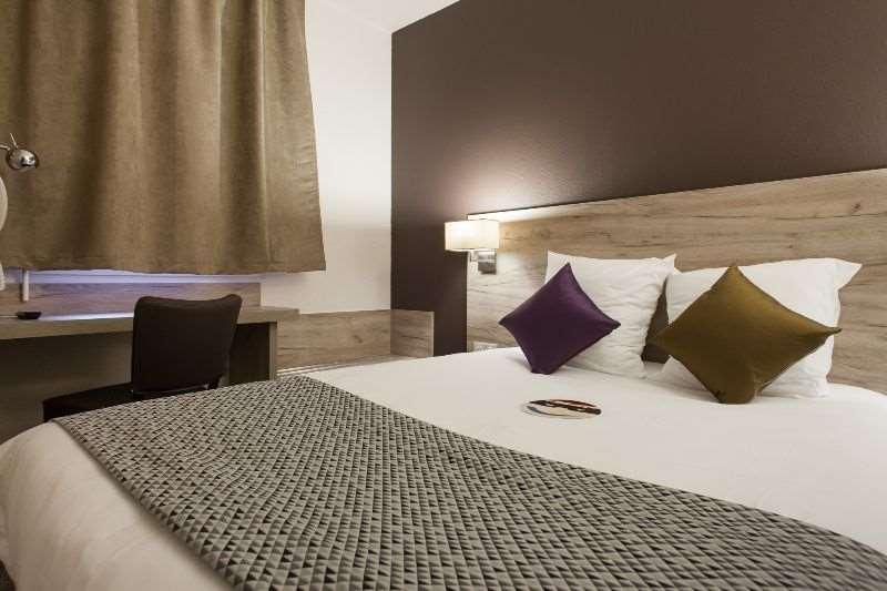 Brit Hotel Saumur Distré Rom bilde